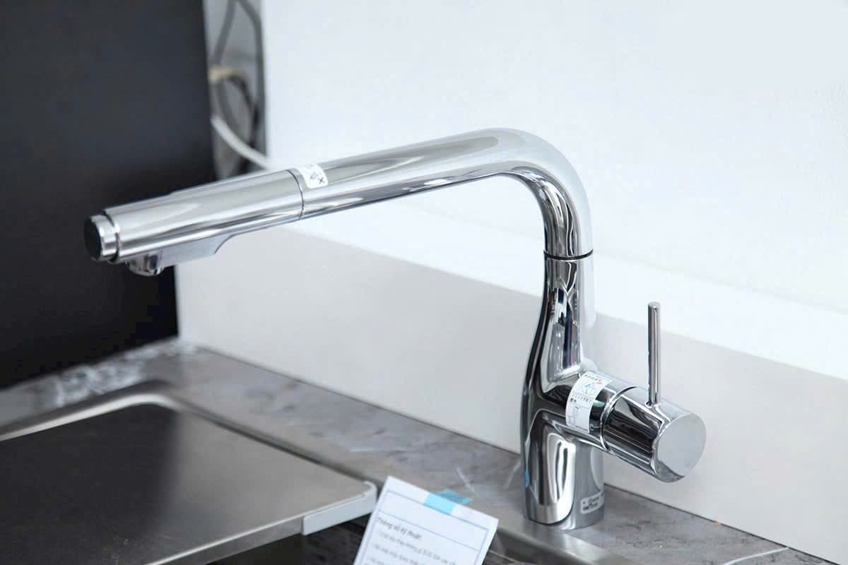 Vòi rửa bát nóng lạnh có rút dây cao cấp KM6101EC
